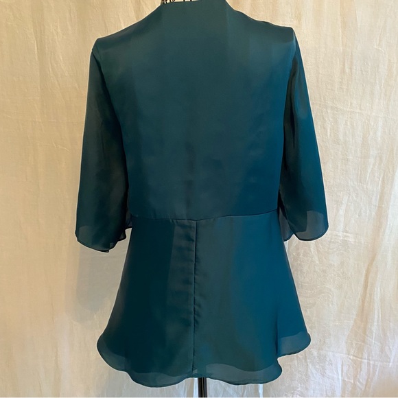 Lovers and Friends blue/green size small top. Tie front, flutter sleeves. Satiny - Picture 2 of 7